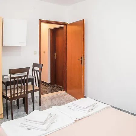 Petrovac Apartmani Ksenija מראה חיצוני תמונה