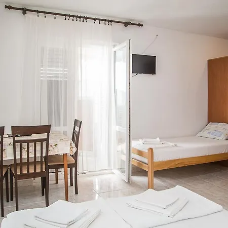 Petrovac Apartmani Ksenija מראה חיצוני תמונה