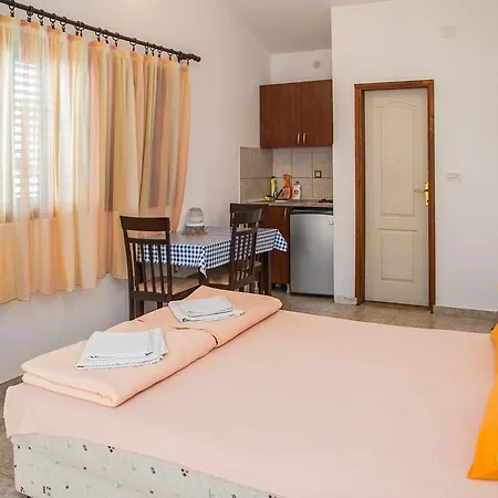 Petrovac Apartmani Ksenija מראה חיצוני תמונה