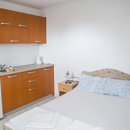 Petrovac Apartmani Ksenija מראה חיצוני תמונה