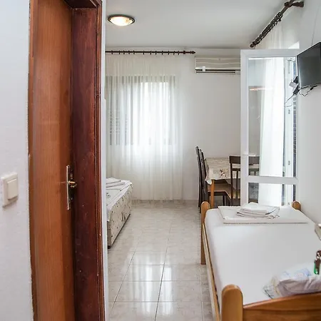 Petrovac Apartmani Ksenija מראה חיצוני תמונה
