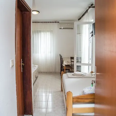 Petrovac Apartmani Ksenija מראה חיצוני תמונה