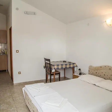 Petrovac Apartmani Ksenija מראה חיצוני תמונה