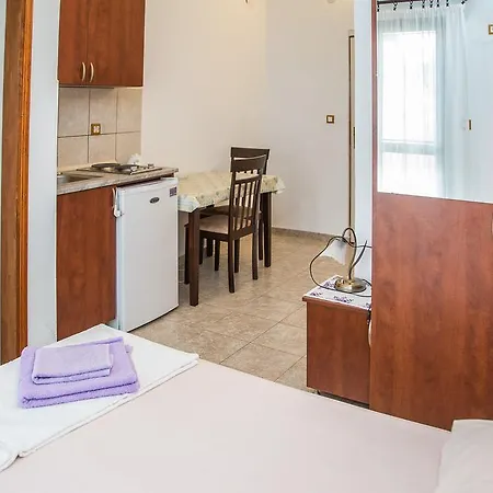 Petrovac Apartmani Ksenija מראה חיצוני תמונה