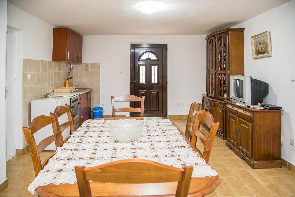 Ksenija Apartment Petrovac